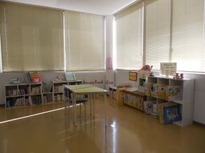 図書小絹分館・幼児スペース